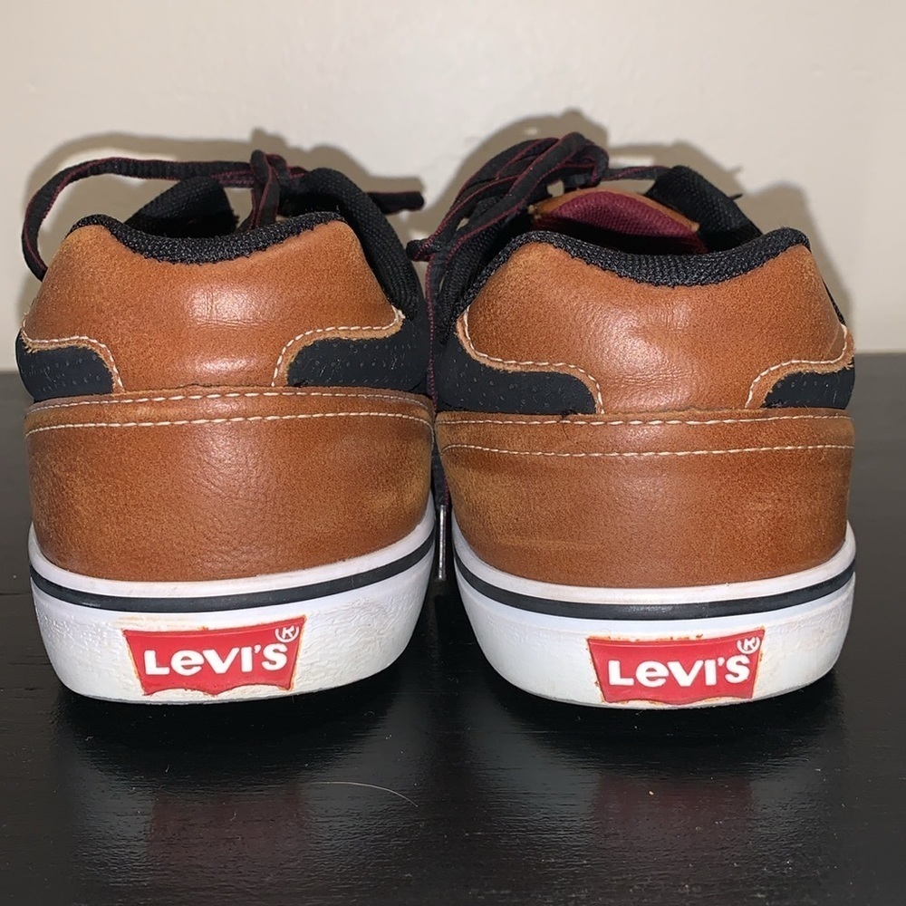 Levi's Miles Men's Sneakers Size 9.5 View 4